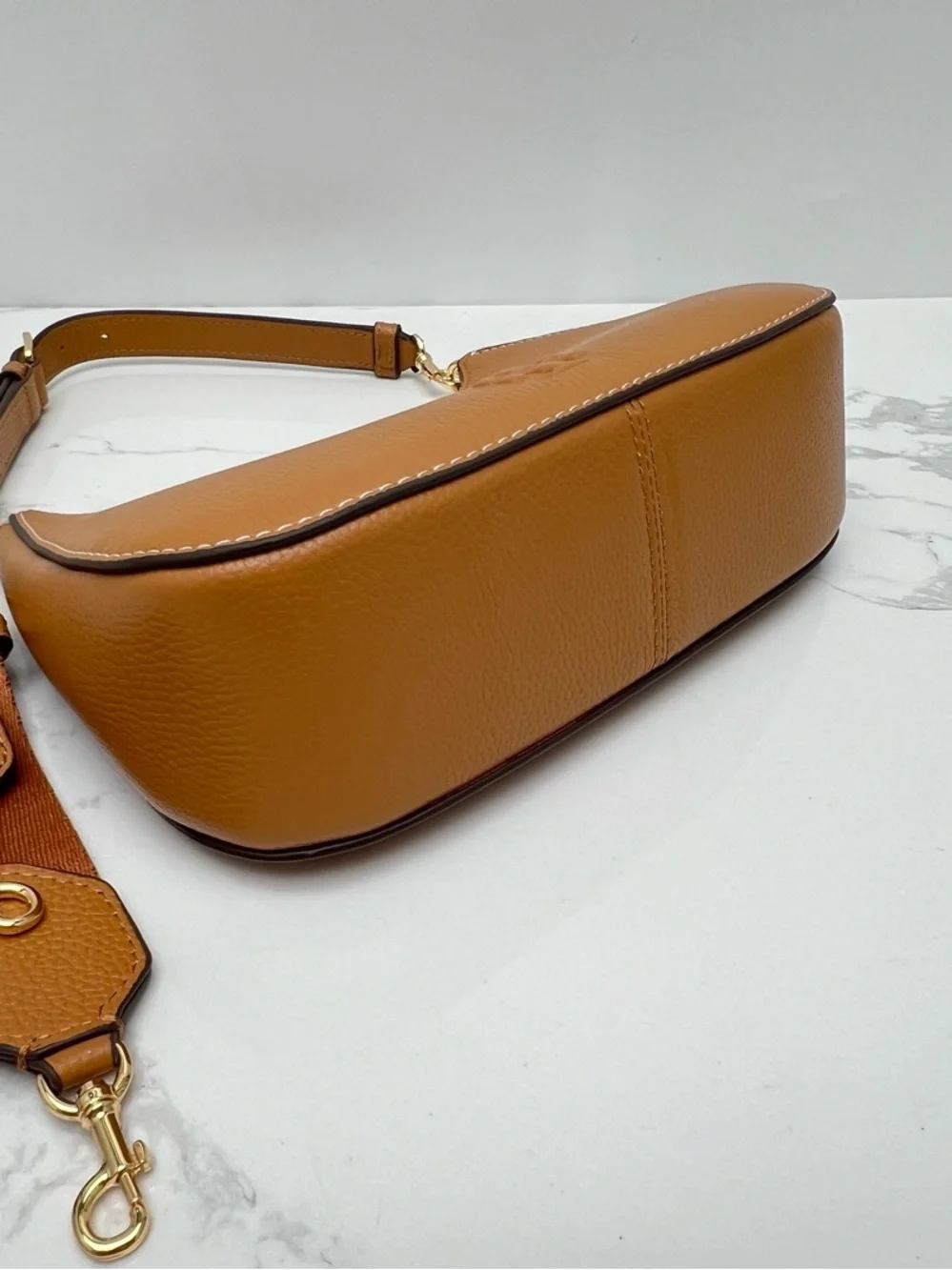 Tory Burch Saddle Shoulder Bag in Cognac